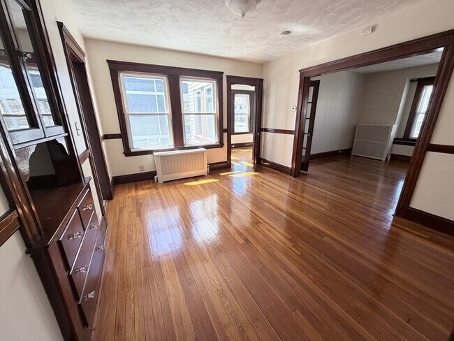 Building Photo - 861 Fellsway