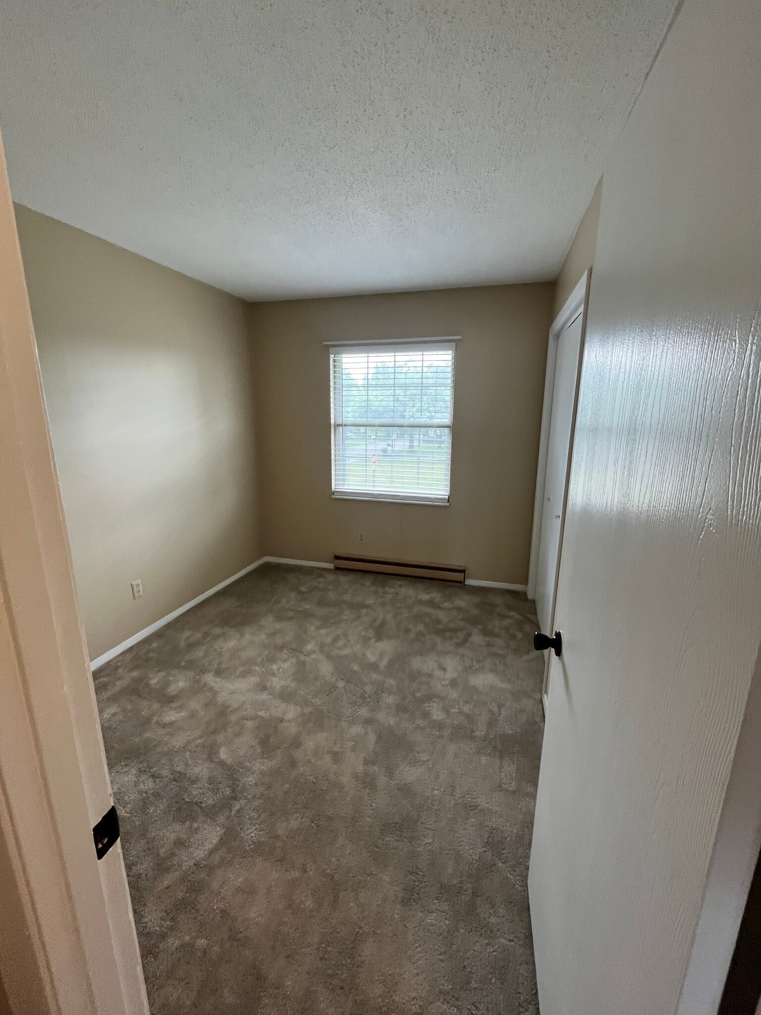 Building Photo - 2112 Melanie Ln