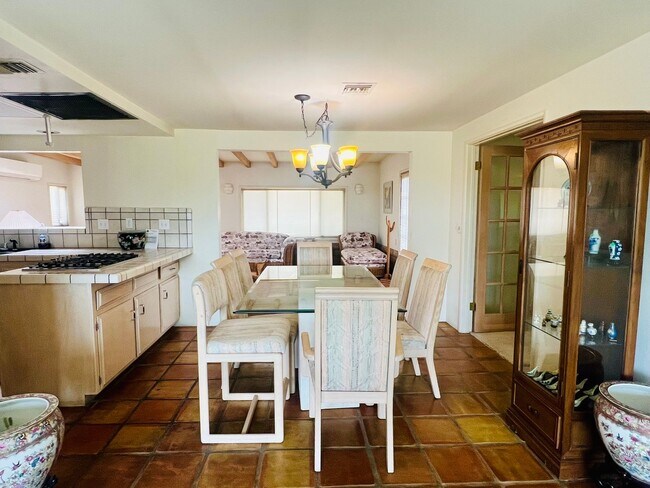 Building Photo - Scenic Hillside Living – Spacious 3 Bed, 2 Bath with Sweeping Views