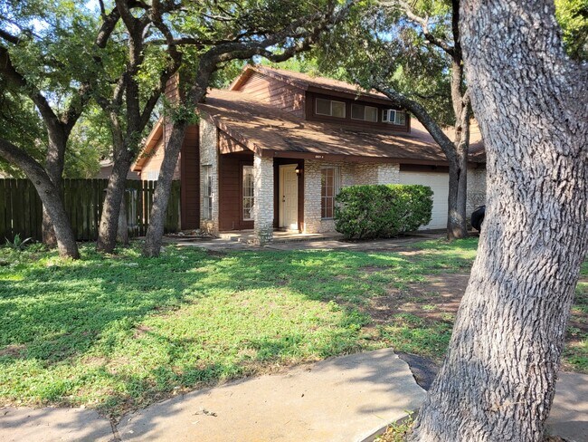 Building Photo - 8801 Clearbrook Trail