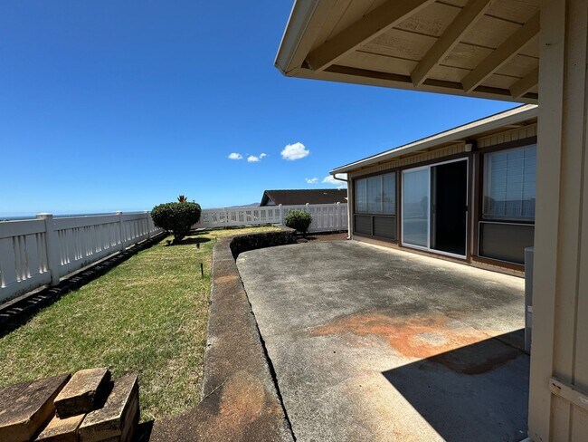 Building Photo - Newtown Estates, 3 bdrm, 2 bath, 2 car enc...