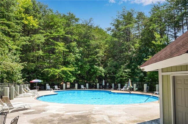 Building Photo - 3346 Cove Overlook Rd