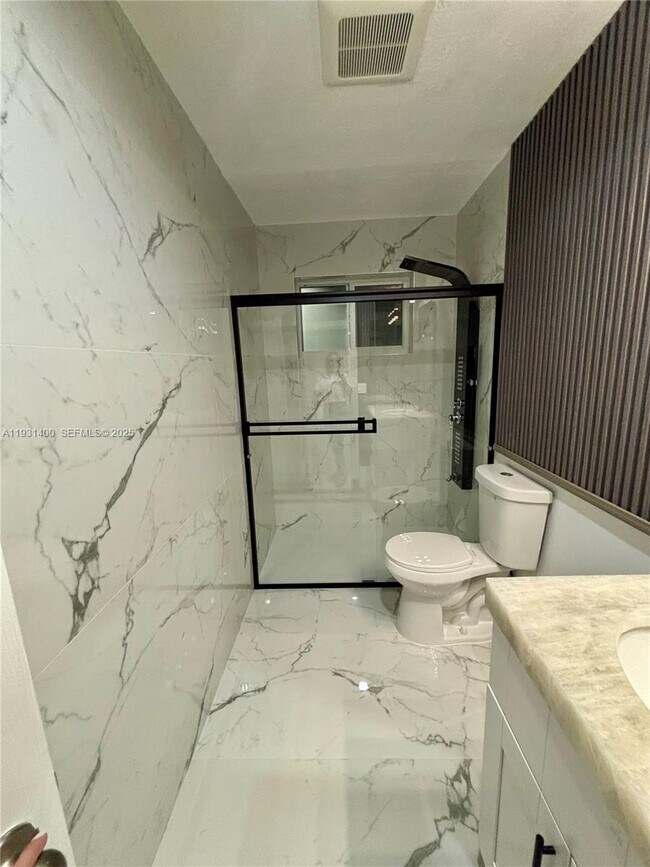 Building Photo - 8561 Claridge Dr