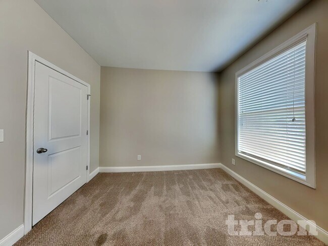 Building Photo - 4872 Tower View Trail