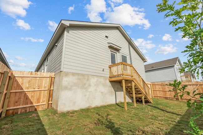 Building Photo - 13931 Wool Pk