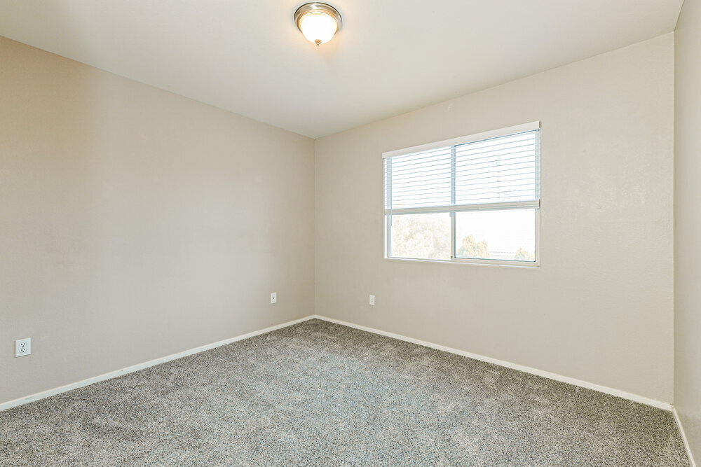 Building Photo - 1096 Pincay Dr