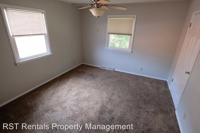 Building Photo - 209 Eisenhower Dr