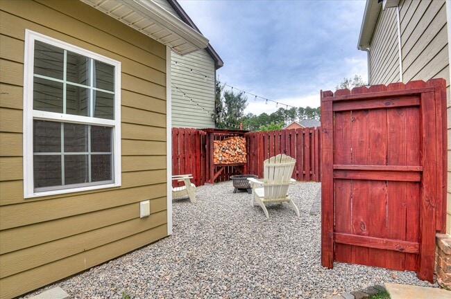 Building Photo - Home For Rent: 765 Mural Lake Ct Grovetown, GA 30813