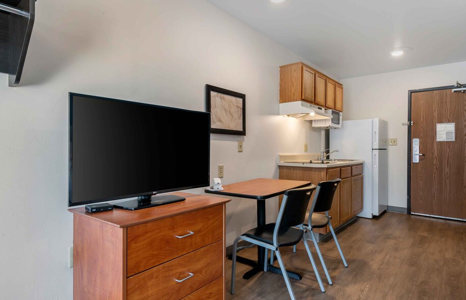 Building Photo - Furnished Studio-Orlando - East