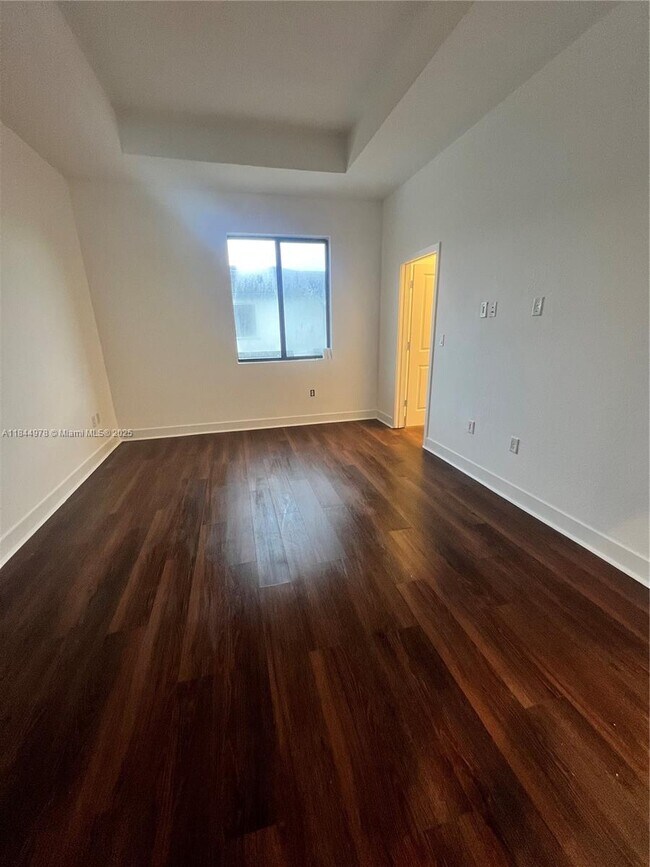 Building Photo - 10859 SW 235th Ln