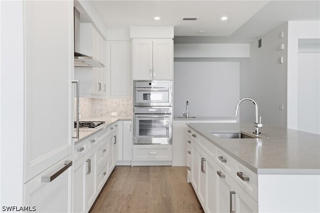 Building Photo - 4810 Pelican Colony Blvd