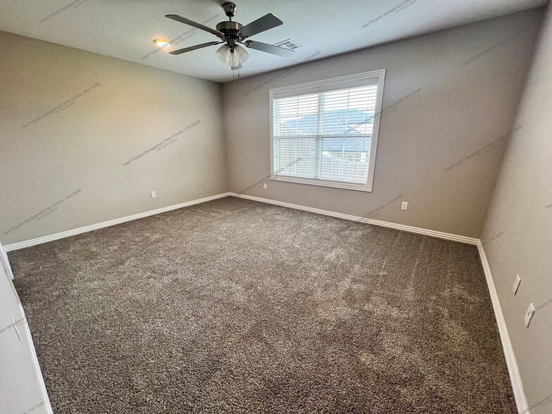 Building Photo - 6621 Leightyn Ln