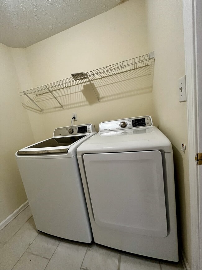 Building Photo - 2925 Dogwood Creek Pkwy NW