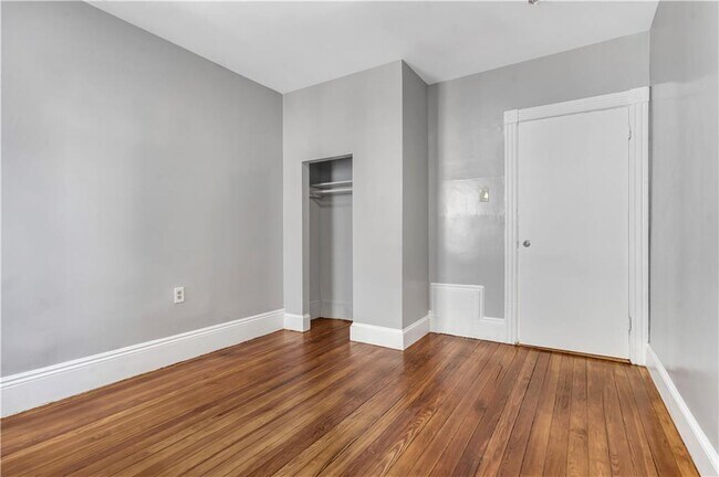 Building Photo - 352 Orms St