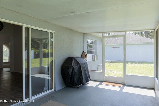 Building Photo - 1572 Holbrook Rd NW