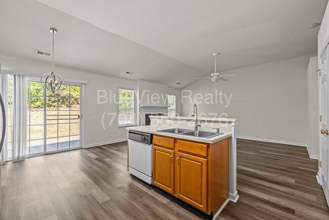 Building Photo - Beautiful Ranch House with 3 bed 2 bath ( Ballantyne area )