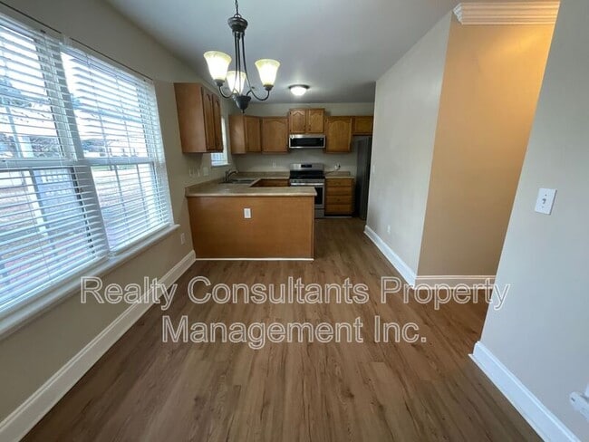 Building Photo - 600 Summerwalk Rd