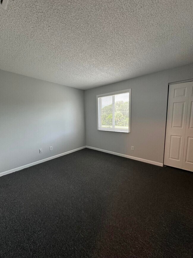 Building Photo - 205 Southland Dr