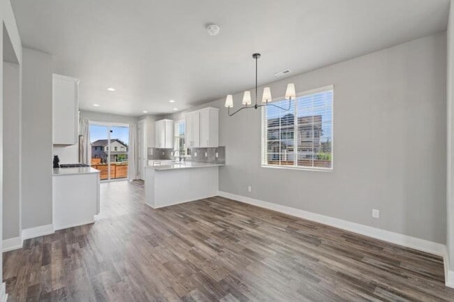 Building Photo - 3 bedroom in Bonney Lake WA 98391