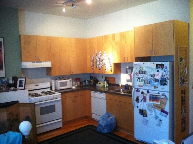 Primary Photo - 2519 W North Ave