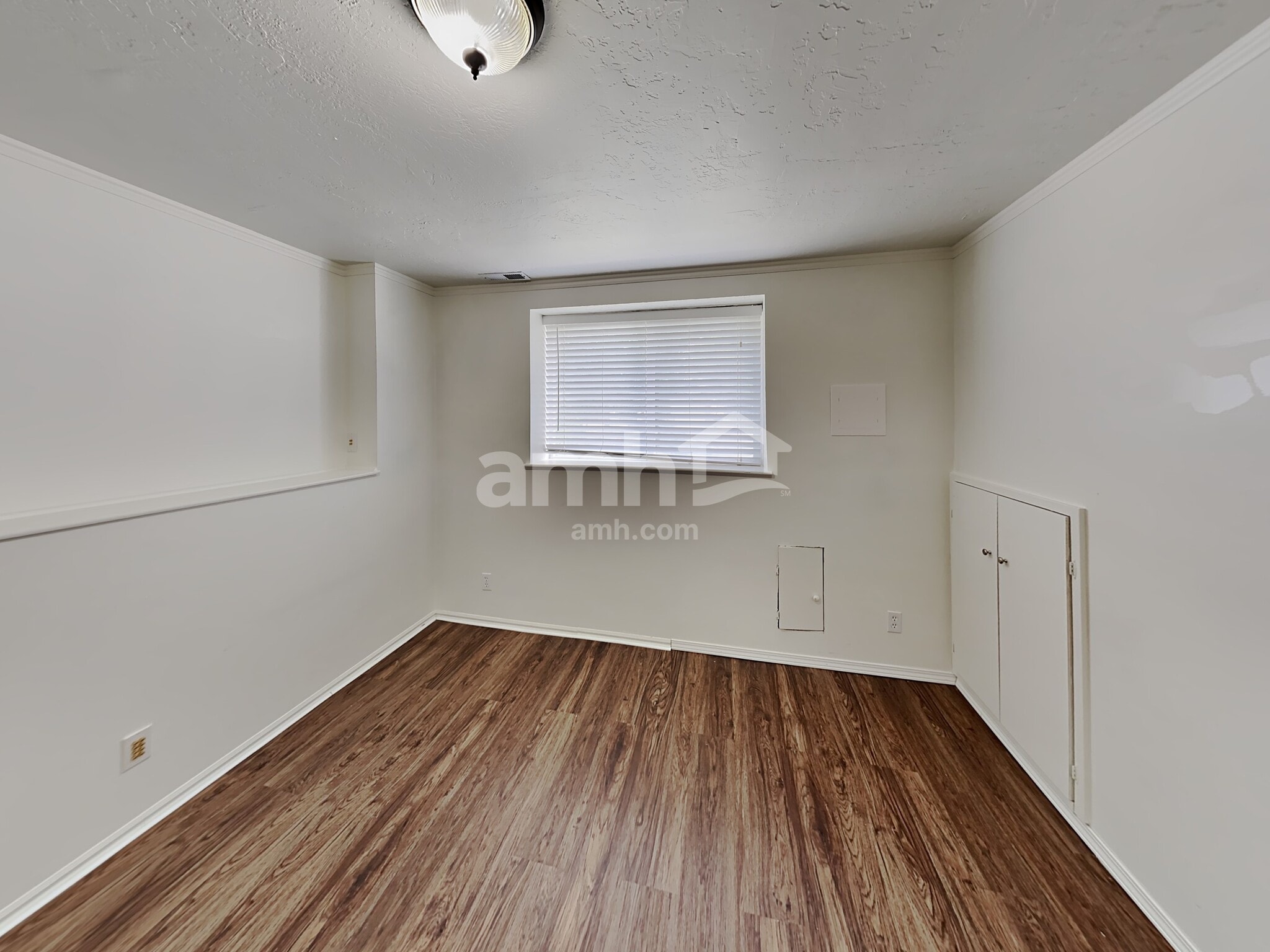 Building Photo - 923 Canfield Dr