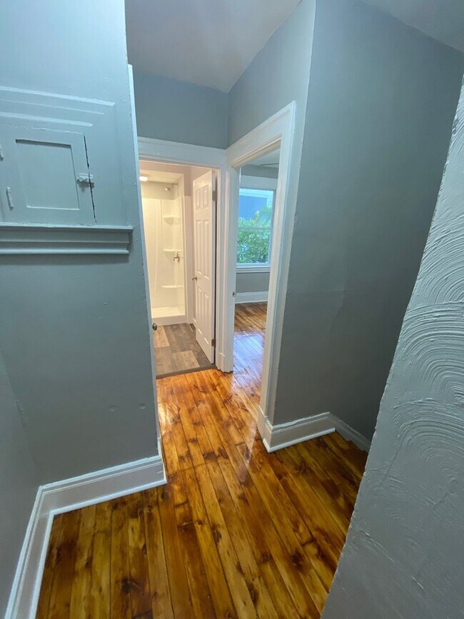 Building Photo - Modern 2BR in Lawrenceville – Central AC, ...