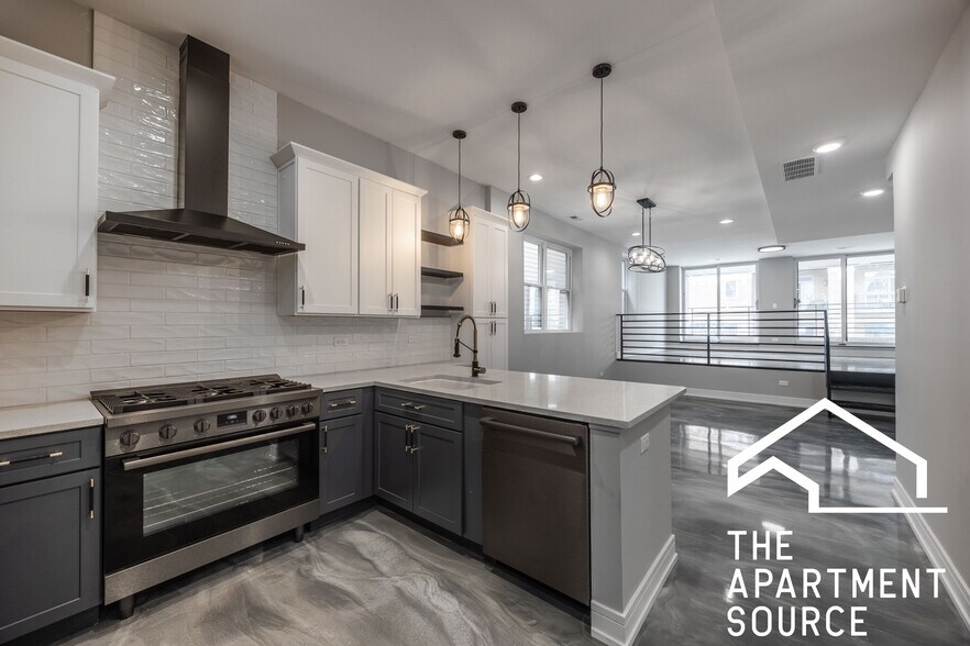 Building Photo - 3255 N Elston Ave