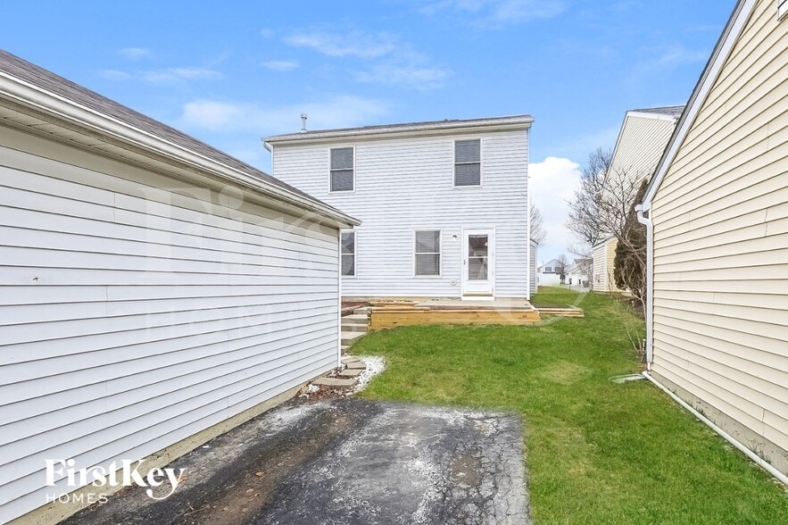 Building Photo - 9186 Drum Pl