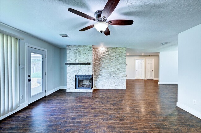 Building Photo - 5103 Temple Bell Dr