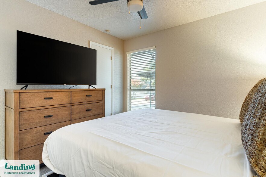 Building Photo - 711 Brentford Pl