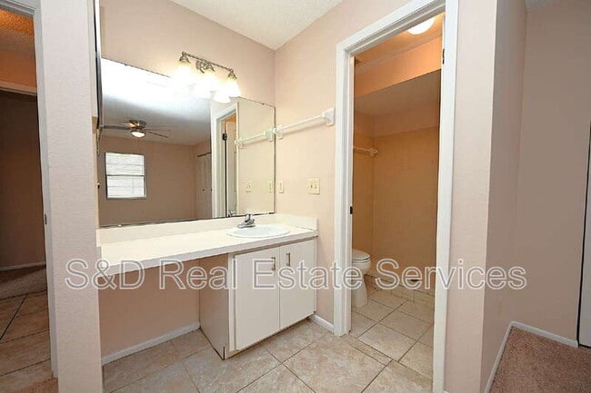 Building Photo - 1018 Sunshine Way SW