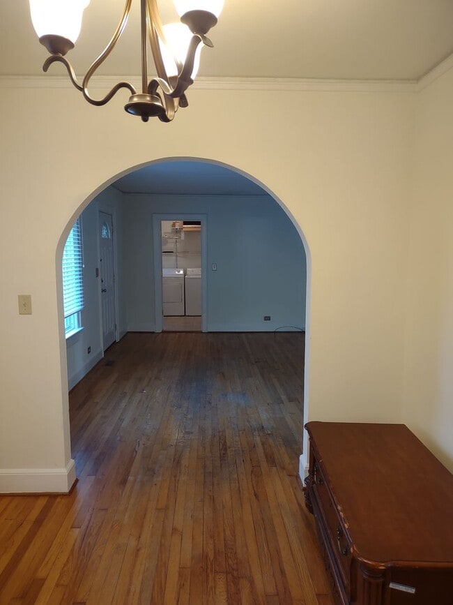 Building Photo - Adorable Two Bedroom Home in Edgewood!