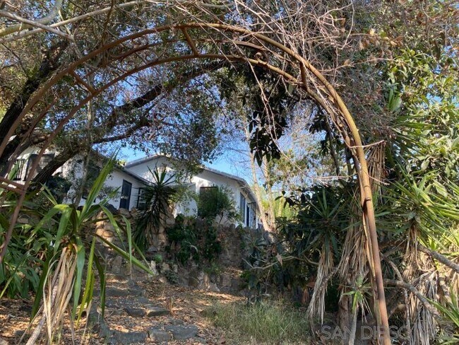 Building Photo - 1401 Monte Vista Dr