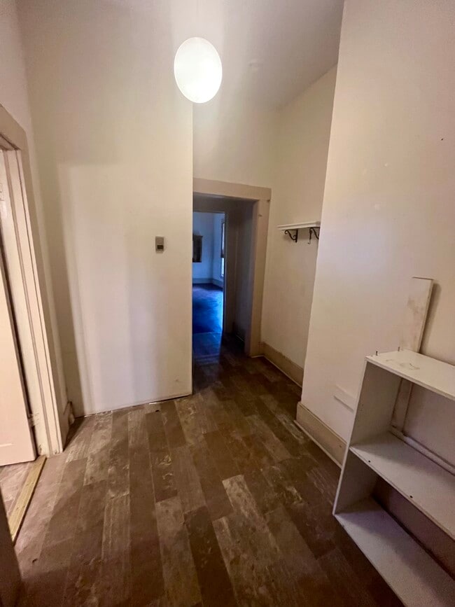 Building Photo - 820 7th Ave N