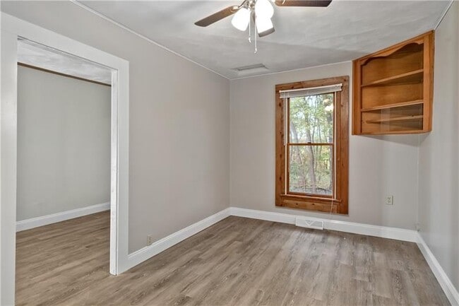 Building Photo - 127 Magill Rd
