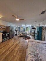 Building Photo - 206 S 17th St