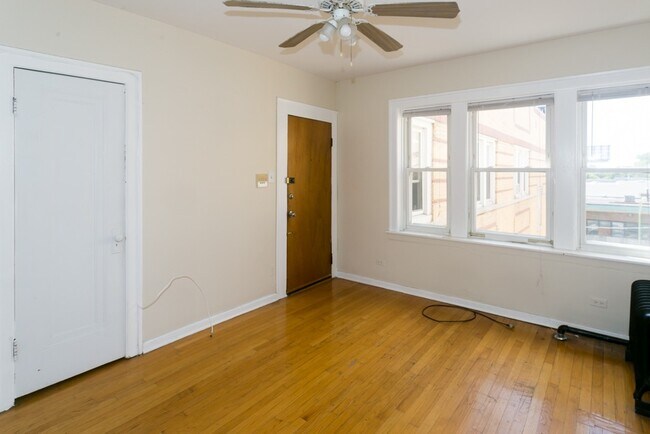 Building Photo - 4409 N Kenneth Ave