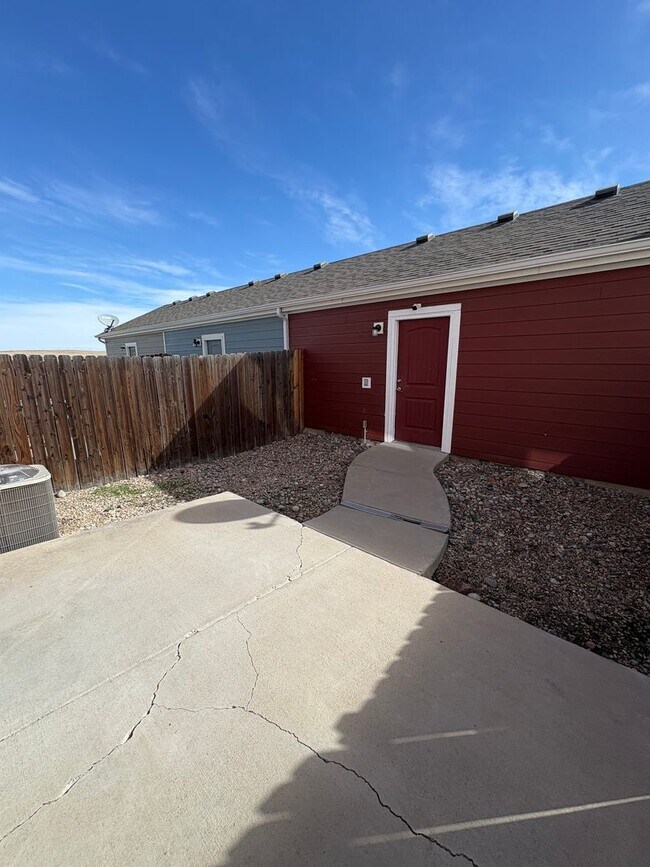 Building Photo - 3 Bedroom 2.5 Bath Townhome  with AC in Lorson Ranch