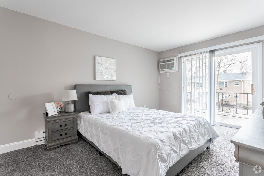 Bedroom - Toms River Apartments