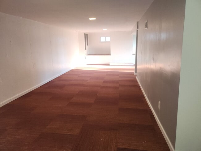 Building Photo - Completely Rehabbed Home in Oakville Schoo...