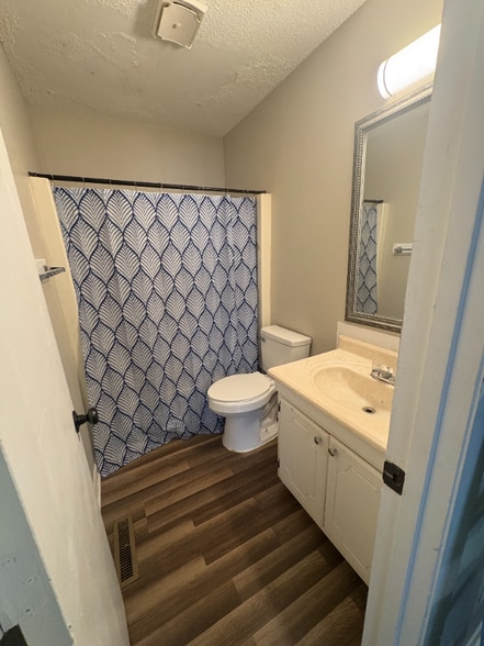 Building Photo - 178 Big Island Rd