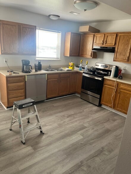 Building Photo - 400 Morgan Dr