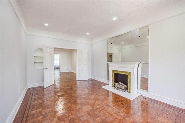 Building Photo - 414 Miller Ave