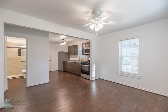 Building Photo - 926 Sunset Dr