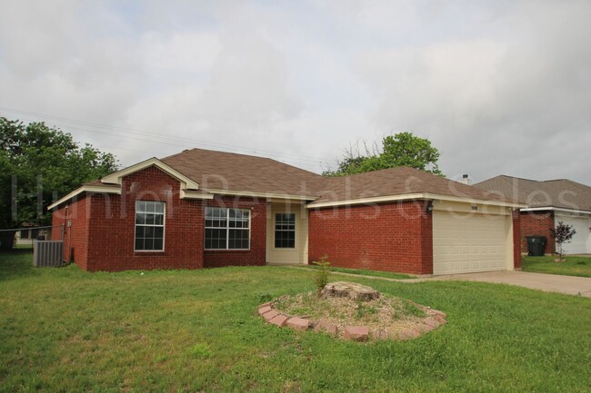 Building Photo - Perfect Four-Bedroom!