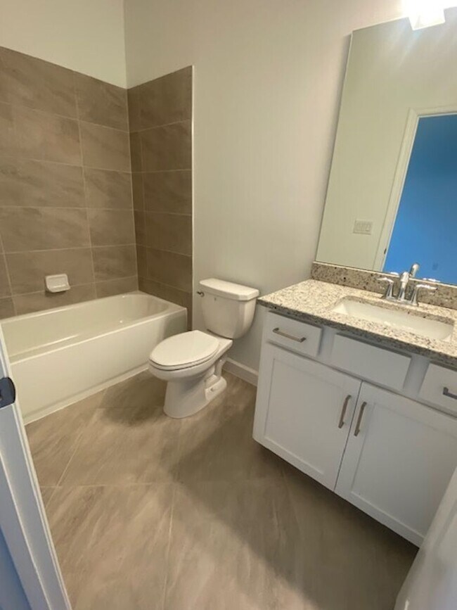 Building Photo - 4 bedroom 3 bathroom home in Timber Creek