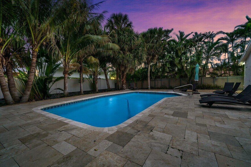 Building Photo - 6306 N Ocean Blvd