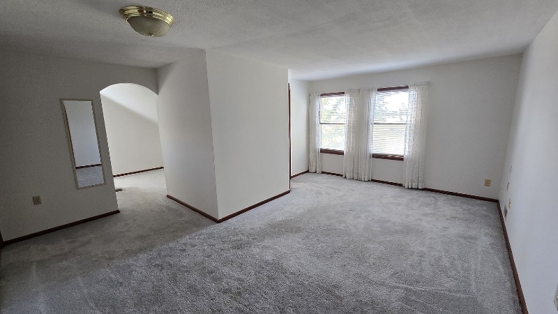 Building Photo - 2327 N 1500 Rd