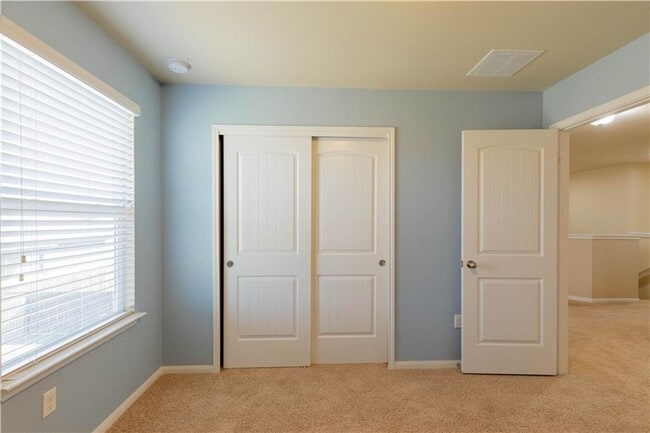 Building Photo - Spacious 4/BR, 2.5/BA Home in Cedar Park –...