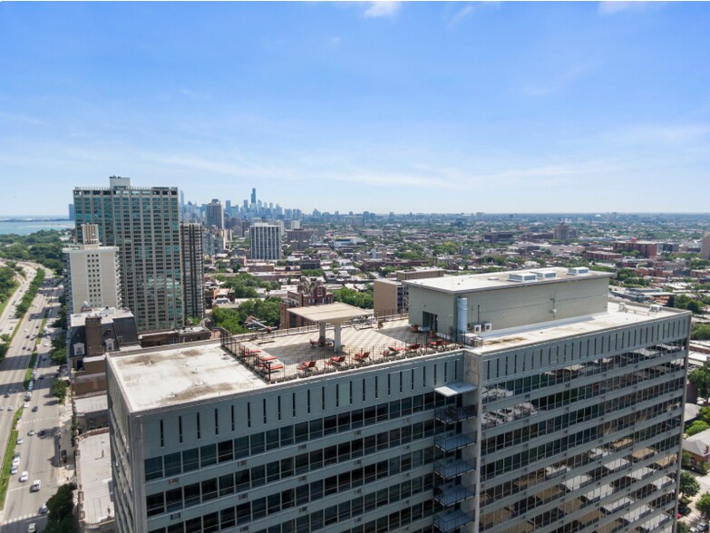Building Photo - 3550 N Lake Shore Dr